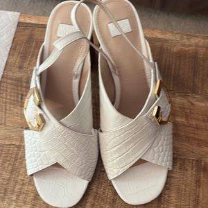 Louise et CIE women’s white sandals!  Size 10M 42.  Never worn!
